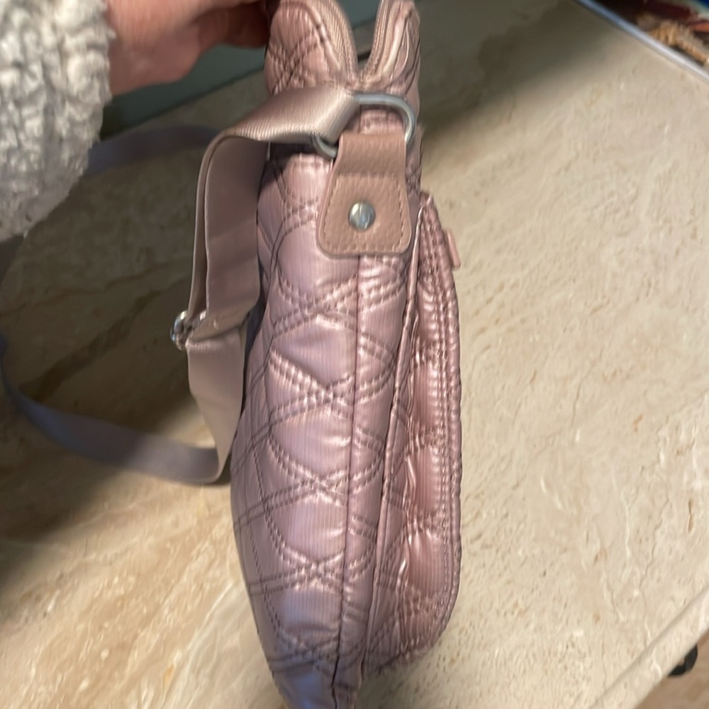 Baggallini Rose Metallic Quilt Crossbody - Picture 5 of 8